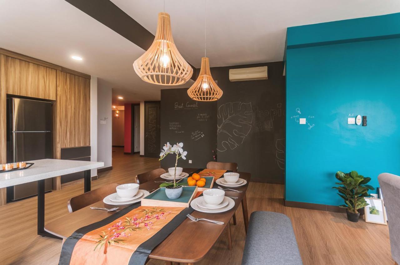 Santubong Suites B Just Like Home Damai กูชิง ภายนอก รูปภาพ
