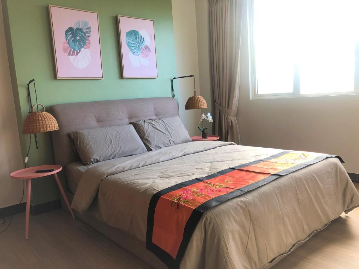 Santubong Suites B Just Like Home Damai กูชิง ภายนอก รูปภาพ