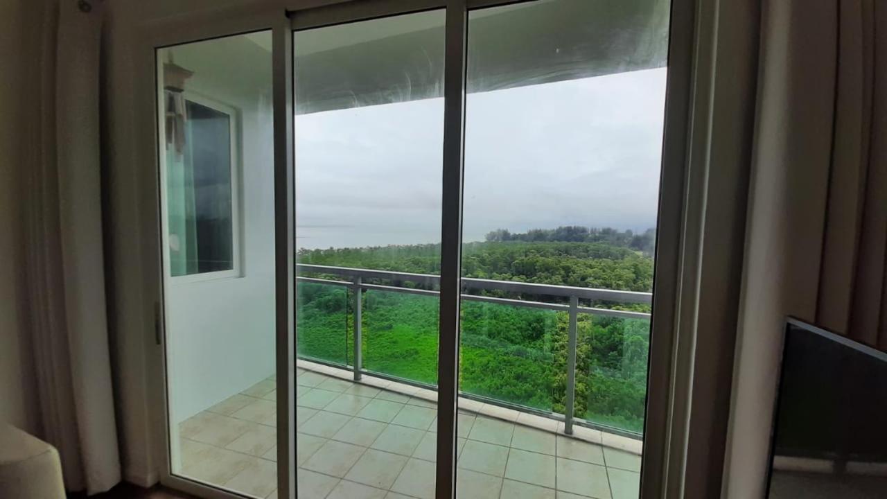 Santubong Suites B Just Like Home Damai กูชิง ภายนอก รูปภาพ
