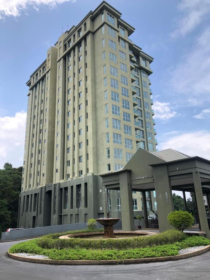 Santubong Suites B Just Like Home Damai กูชิง ภายนอก รูปภาพ